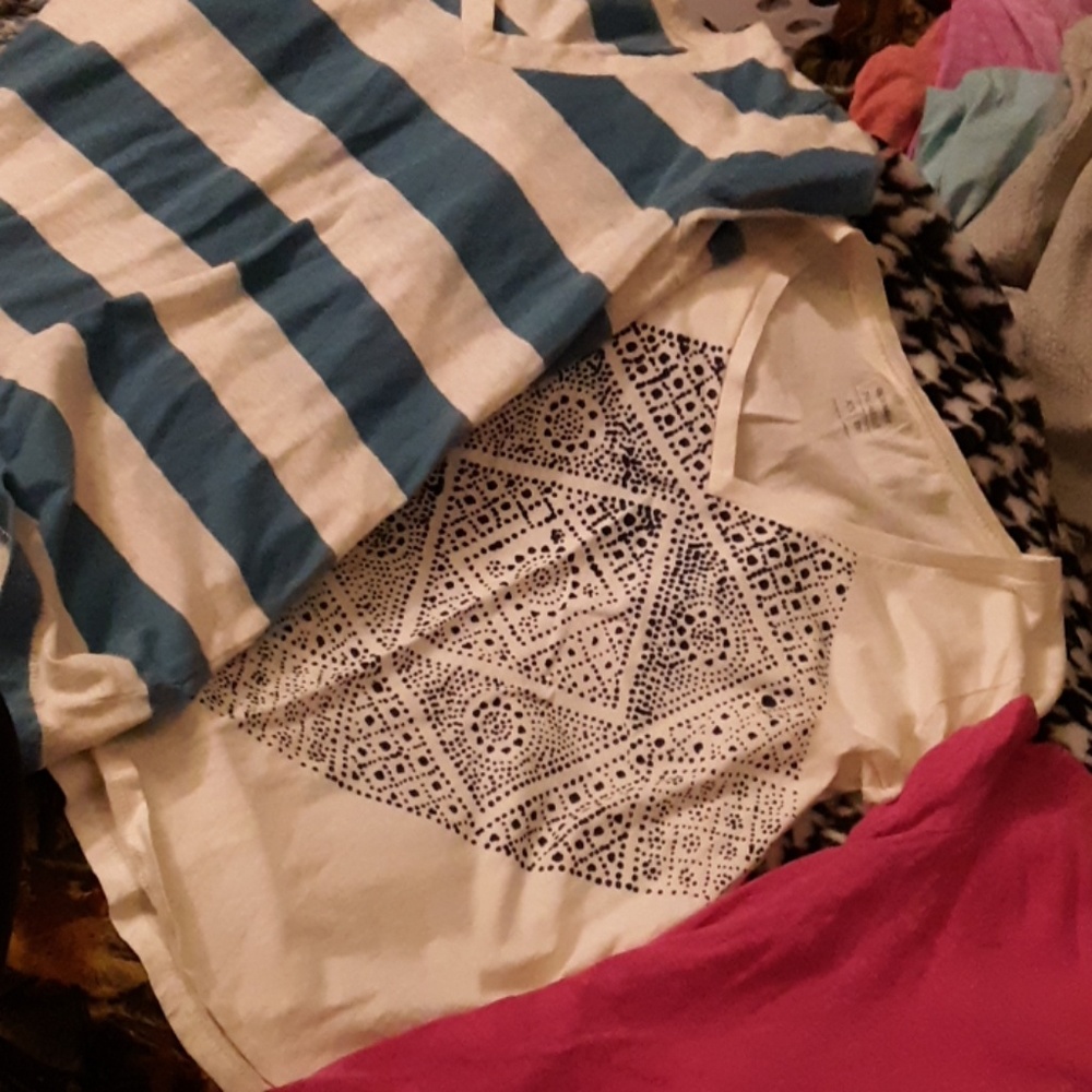 3 v neck shirts